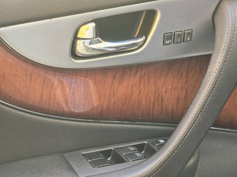 Used 2011 INFINITI FX50 AWD w/ Sport Pkg image 64