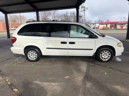 Used 2004 Dodge Grand Caravan SE w/ Popular Equipment Group image 6