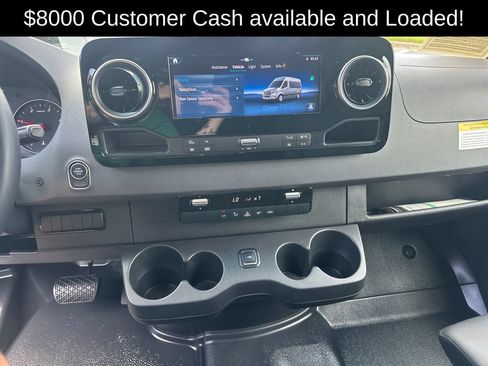 Used 2025 Mercedes-Benz Sprinter 2500 image 28
