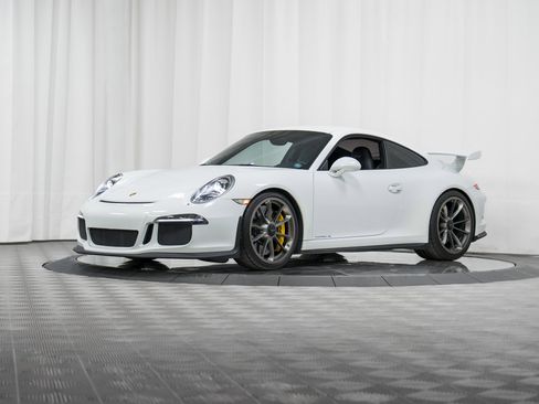 Certified 2014 Porsche 911 GT3 image 31