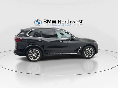 Used 2025 BMW X5 xDrive50e AWD/4WD image 4