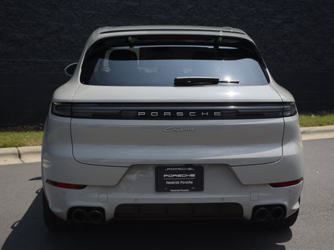Certified 2025 Porsche Cayenne S AWD/4WD image 6