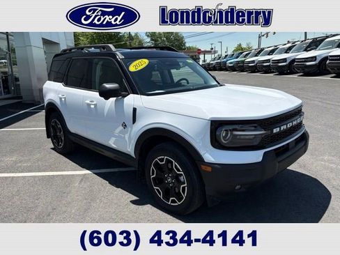 Certified 2025 Ford Bronco Sport Outer Banks w/ Outer Banks Tech Package+ AWD/4WD image 1