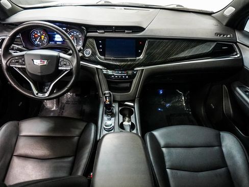 Used 2022 Cadillac XT6 Premium Luxury w/ Technology Package FWD image 13