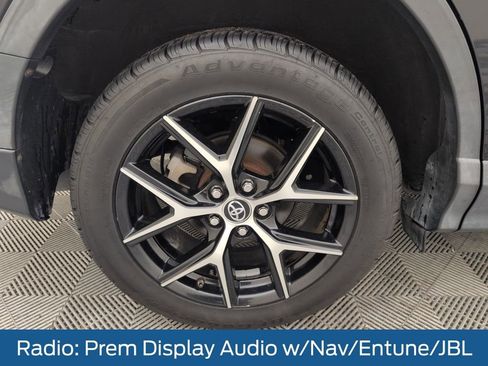 Used 2016 Toyota RAV4 SE w/ Advanced Technology Package image 20