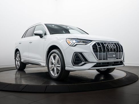 Certified 2023 Audi Q3 2.0T Premium AWD/4WD image 1