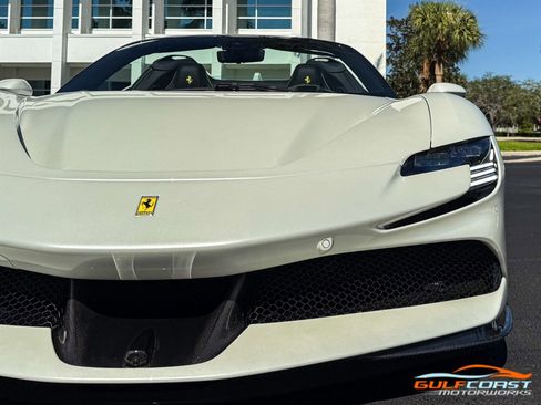 Used 2024 Ferrari SF90 Spider image 3