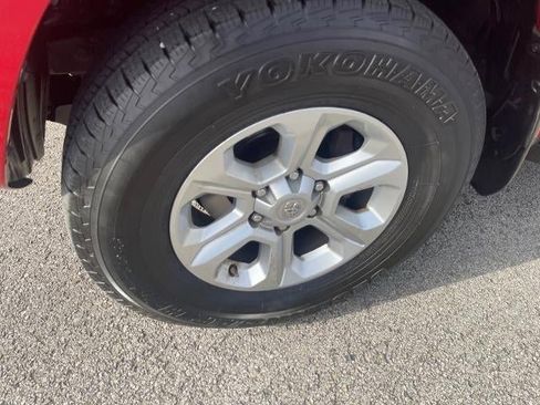 Used 2018 Toyota 4Runner SR5 Premium image 6