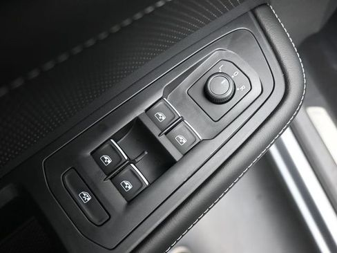 New 2026 Volkswagen Atlas SE FWD image 13