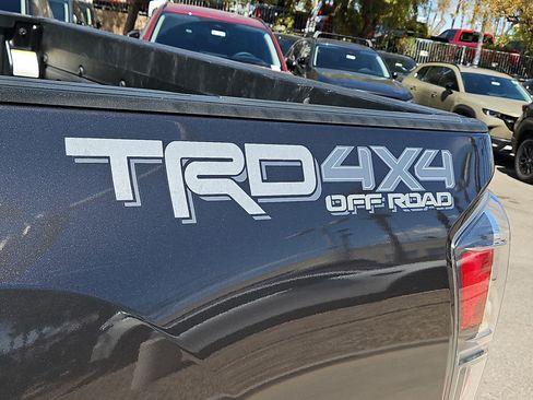 Used 2022 Toyota Tacoma TRD Off-Road AWD/4WD image 23