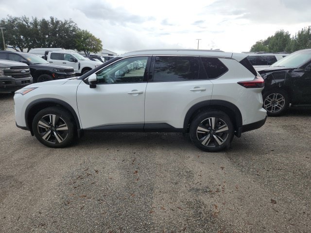 Used 2025 Nissan Rogue SL FWD image 8