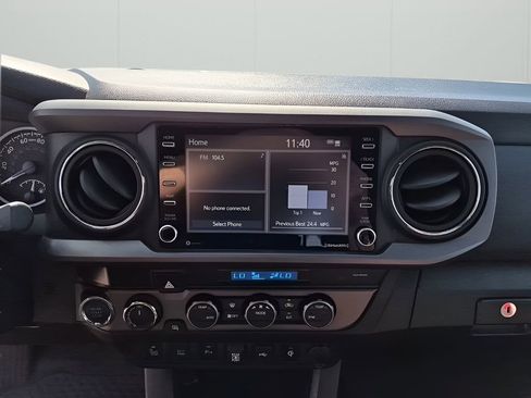 Used 2021 Toyota Tacoma TRD Off-Road w/ Technology Package image 39