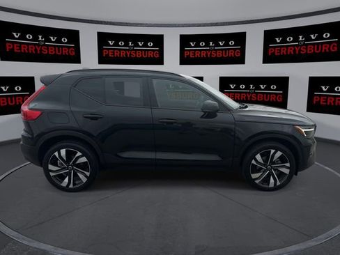 Used 2023 Volvo XC40 B5 Plus w/ Driver Assist Package AWD/4WD image 9