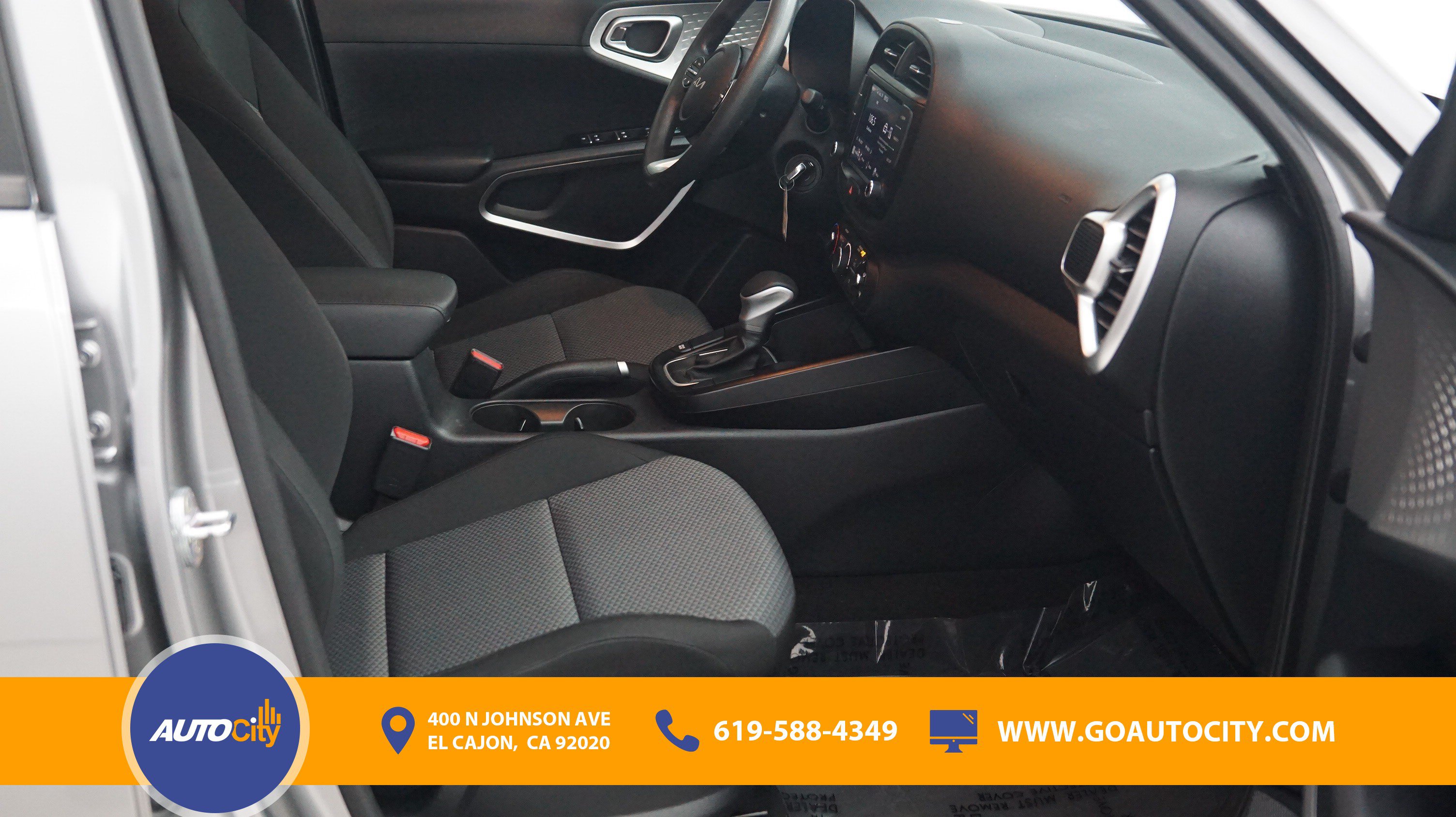 Used 2023 Kia Soul LX w/ LX Technology Package FWD image 8