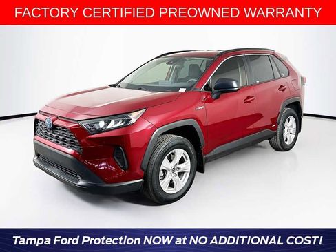 Used 2021 Toyota RAV4 LE image 1