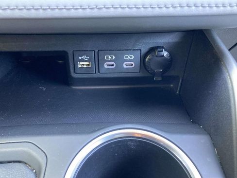 Used 2023 Toyota Highlander XLE image 17