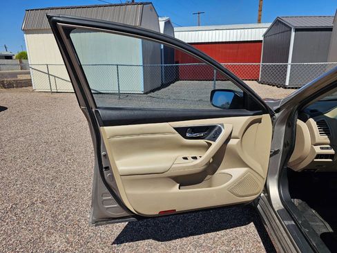 Used 2015 Nissan Altima 2.5 SV image 7