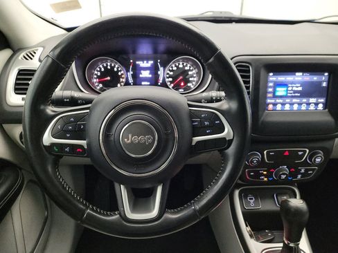 Used 2019 Jeep Compass Latitude FWD image 22
