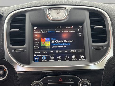 Used 2021 Chrysler 300 Touring L image 19