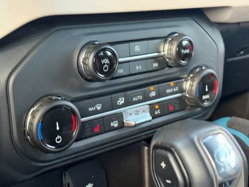 Used 2022 Ford Bronco Wildtrak AWD/4WD image 18