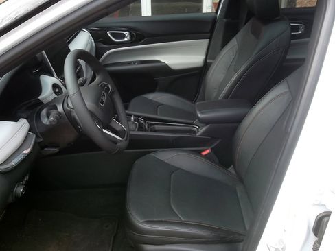 Used 2024 Jeep Compass Limited w/ Elite Group image 9