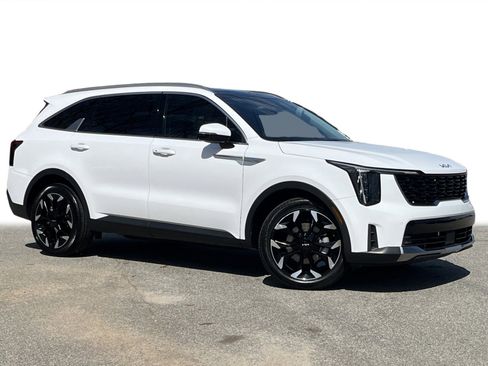 Certified 2025 Kia Sorento EX w/ Panoramic Sunroof Package image 2