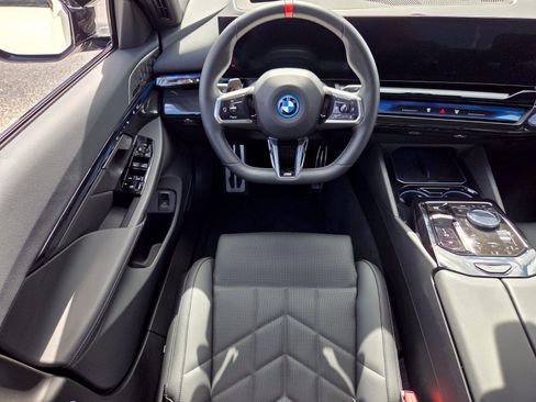 New 2025 BMW i5 M60 w/ Premium Package AWD/4WD image 12