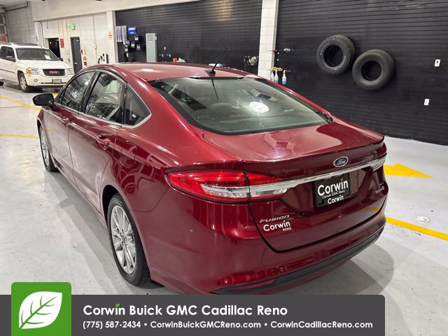 Used 2017 Ford Fusion SE FWD image 6