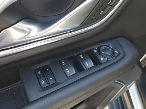 Used 2024 Chevrolet Suburban RST w/ Luxury Package RWD image 29