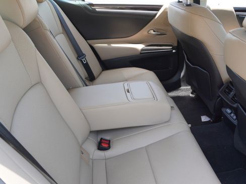 Used 2019 Lexus ES 350 w/ Premium Package FWD image 24