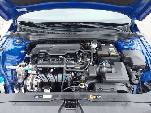 Certified 2025 Hyundai Elantra Sport FWD image 15