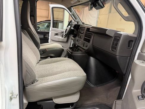 Used 2024 Chevrolet Express 3500 LT w/ LT Preferred Equipment Group RWD image 28