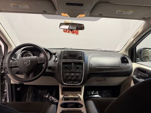 Used 2013 Dodge Grand Caravan SXT FWD image 37