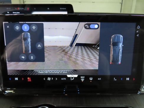 Used 2025 Ford Expedition Platinum w/ Platinum Ultimate Package image 22