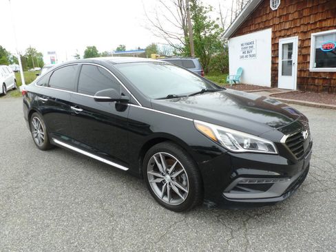 Used 2015 Hyundai Sonata Sport 2.0T w/ Option Group 07 FWD image 5