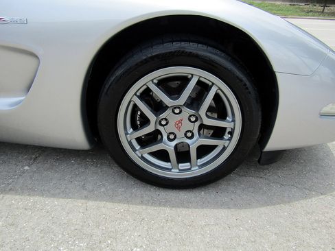 Used 2004 Chevrolet Corvette Z06 RWD image 22