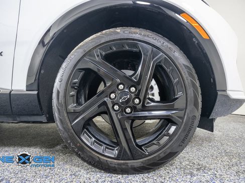 Used 2024 Chevrolet Equinox EV RS FWD image 43