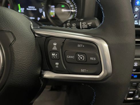 Used 2024 Jeep Wrangler High Altitude image 28