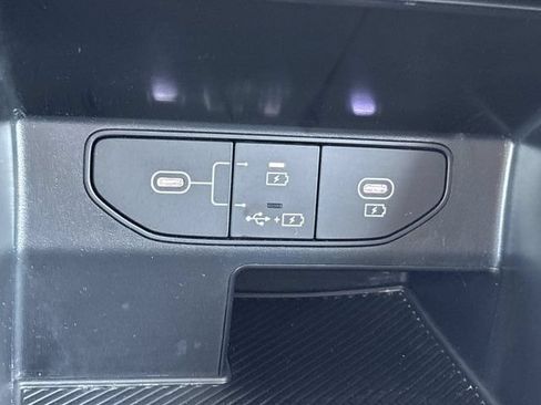Used 2025 Kia Sorento LX FWD image 35