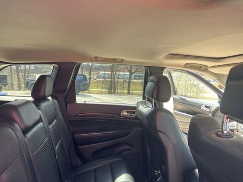 Used 2013 Jeep Grand Cherokee Laredo image 31