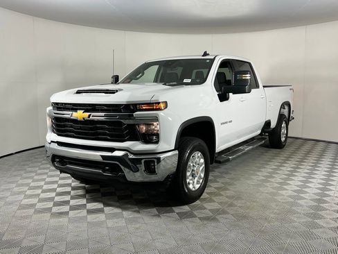 Used 2025 Chevrolet Silverado 3500 LT w/ Convenience Package image 3