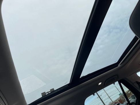 Used 2023 Honda Pilot Elite image 22