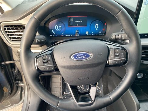 Used 2025 Ford Escape Platinum AWD/4WD image 10