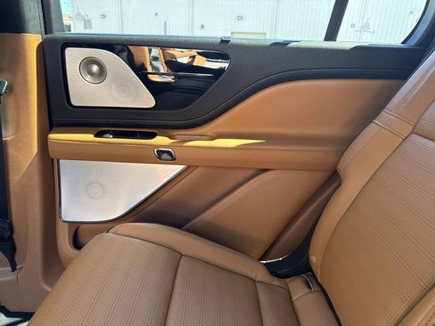 Certified 2024 Lincoln Aviator Black Label image 15