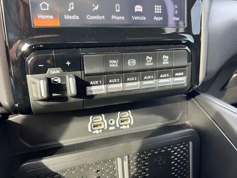 Used 2025 RAM 3500 Big Horn image 31