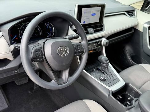 Used 2025 Toyota RAV4 XLE w/ Convenience Package AWD/4WD image 11