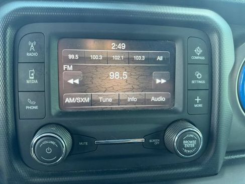 Used 2021 Jeep Gladiator Sport AWD/4WD image 8