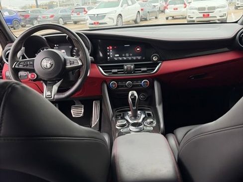 Used 2020 Alfa Romeo Giulia Quadrifoglio w/ Exterior Carbon Fiber Package image 4