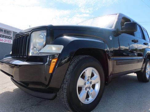 Used 2012 Jeep Liberty Sport AWD/4WD image 30