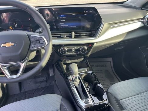 New 2026 Chevrolet Trax LT w/ Driver Confidence Package FWD image 16